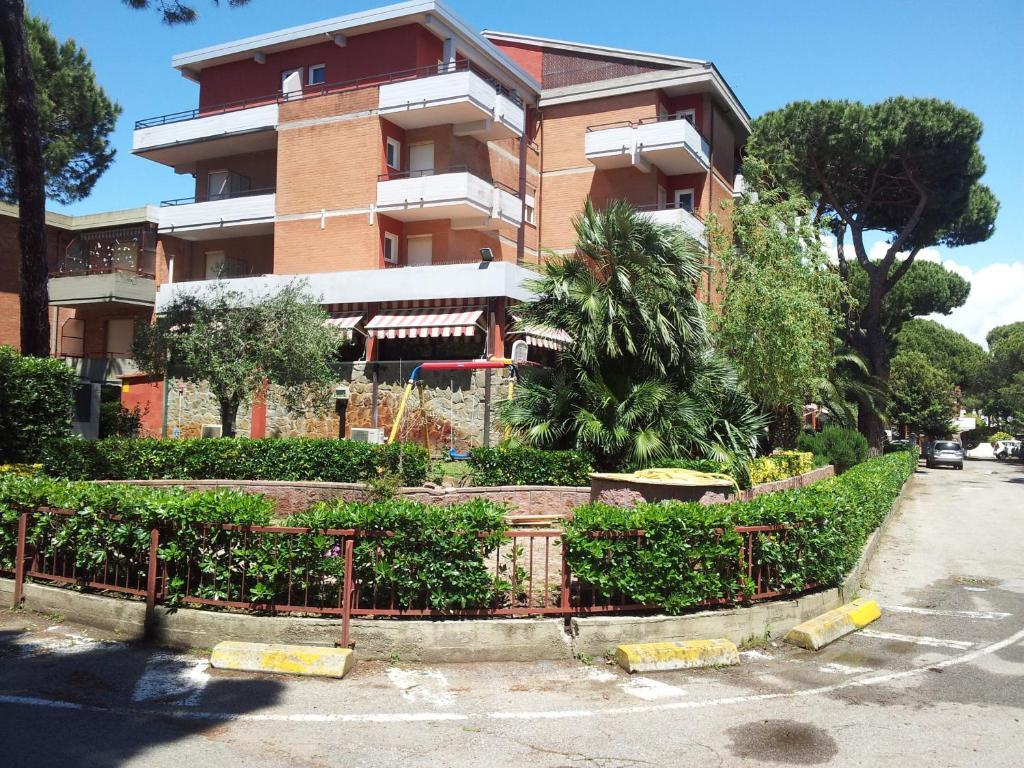Hotel Grifone Principina a Mare Exterior photo