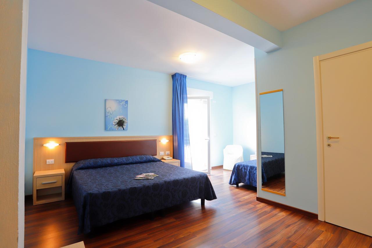 Hotel Grifone Principina a Mare Exterior photo