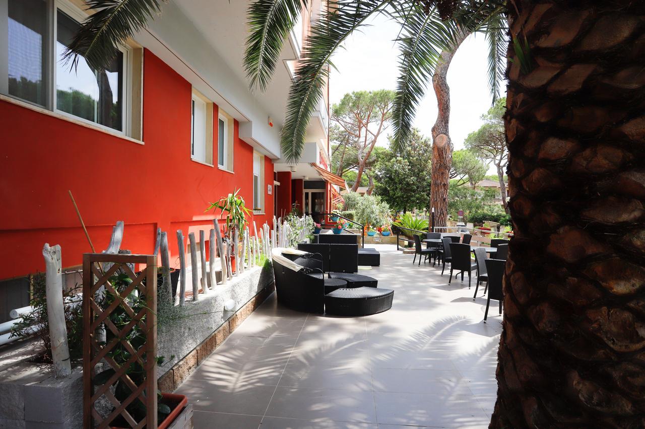 Hotel Grifone Principina a Mare Exterior photo
